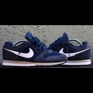 NEW Nike MD Runner 2